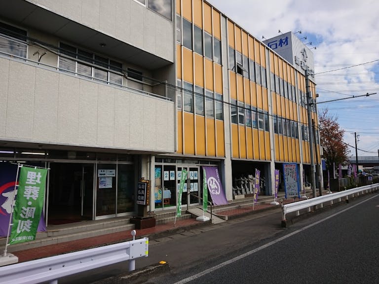 県道15号線沿いにある店舗入口