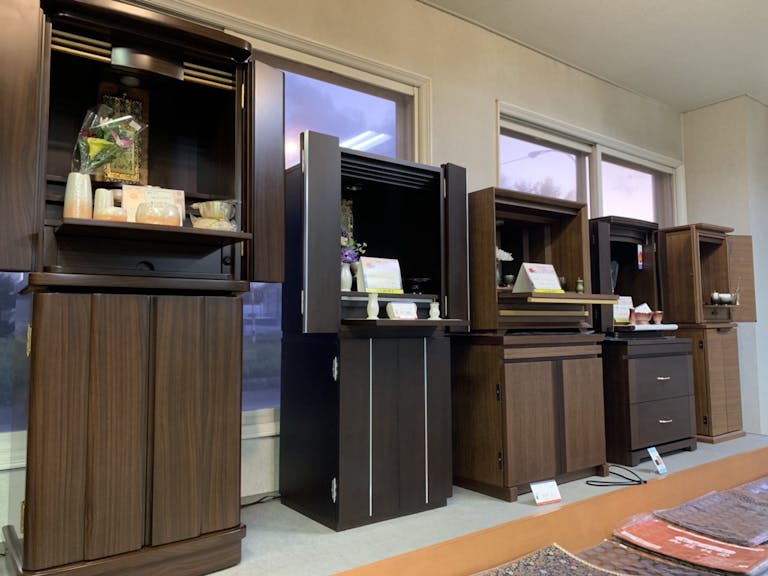 国道274号線沿いにある店舗外観