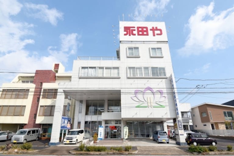 国道248号線に面した店舗外観