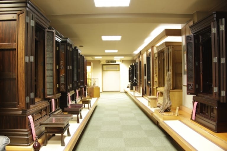 伊賀市緑ケ丘本町・上野税務署向かいにある店舗外観