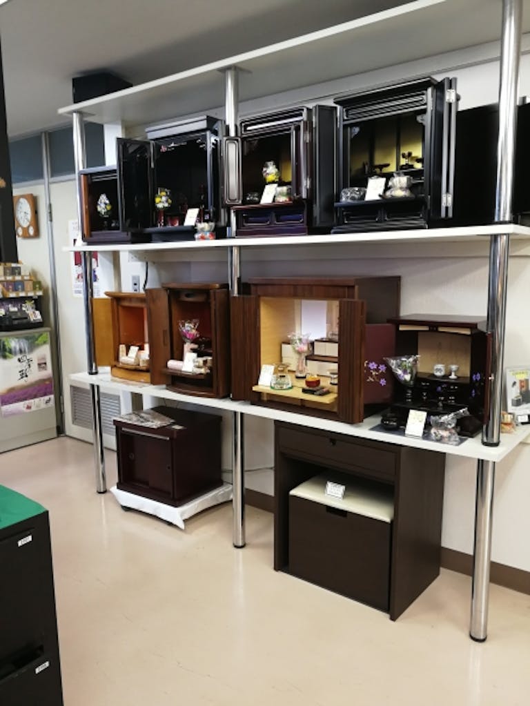 国道2号線沿いにある店舗は駐車場完備