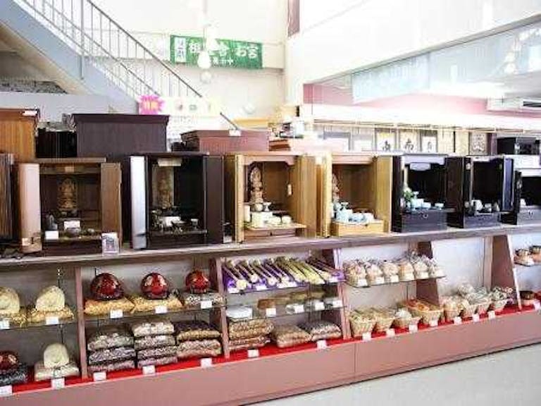 置き場所に困らないコンパクトな上置きタイプのお仏壇コーナー