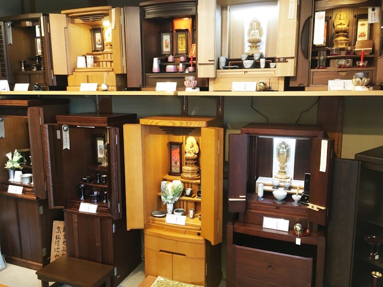 小柄なモダンミニ仏壇も豊富な品揃え