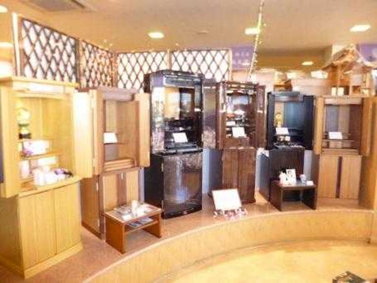 洋室やリビングにもピッタリの家具調仏壇を多数取り扱っています