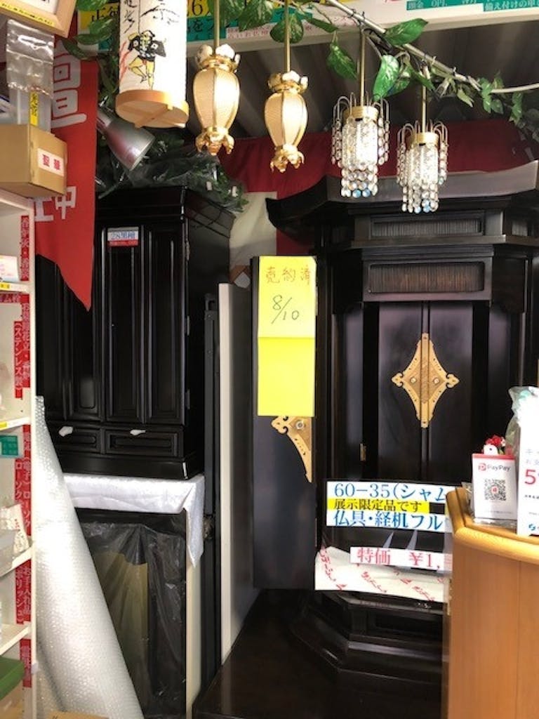 唐木仏壇を種類豊富に展示