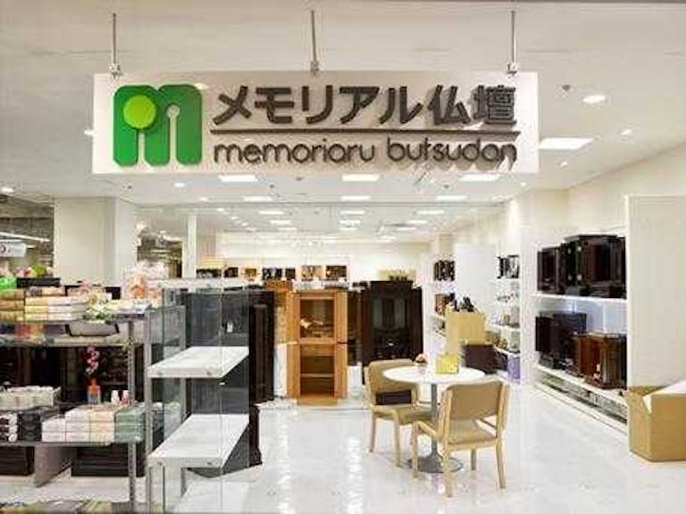 ショッピングモール内にある店舗は明るく入りやすい雰囲気