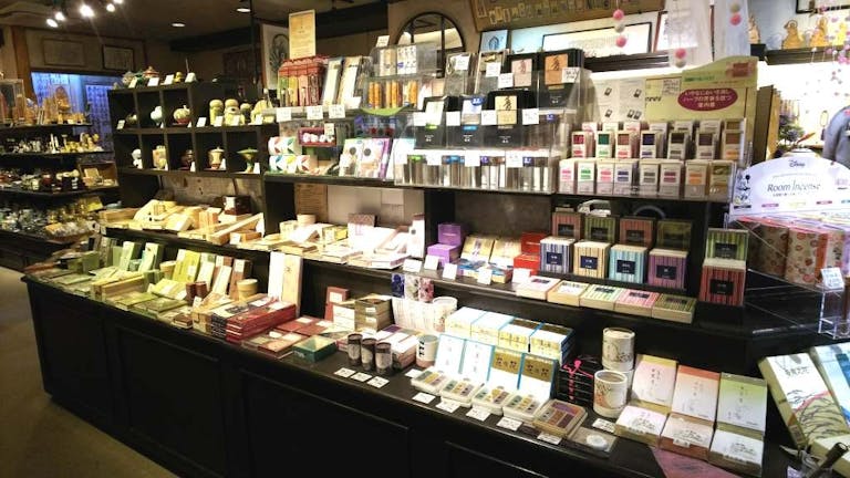 線香や仏具・仏事小物を種類豊富に販売
