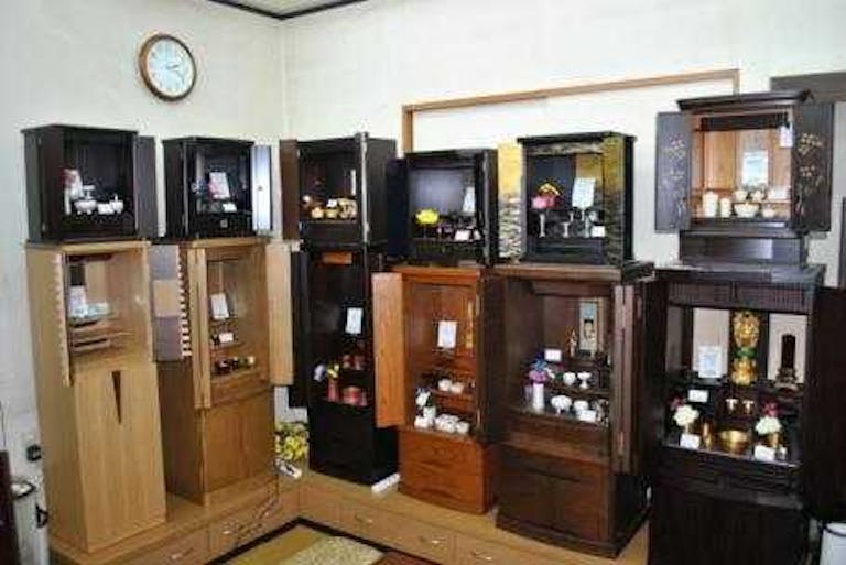 お仏壇は仏具をコーディネ－トしてご提案しています