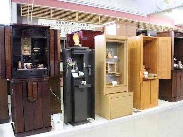 家具調仏壇はデザイン・サイズとも豊富な品ぞろえです