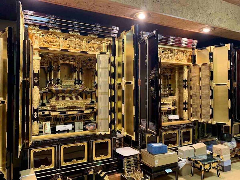 地元の名古屋仏壇である金仏壇もお求めやすく販売