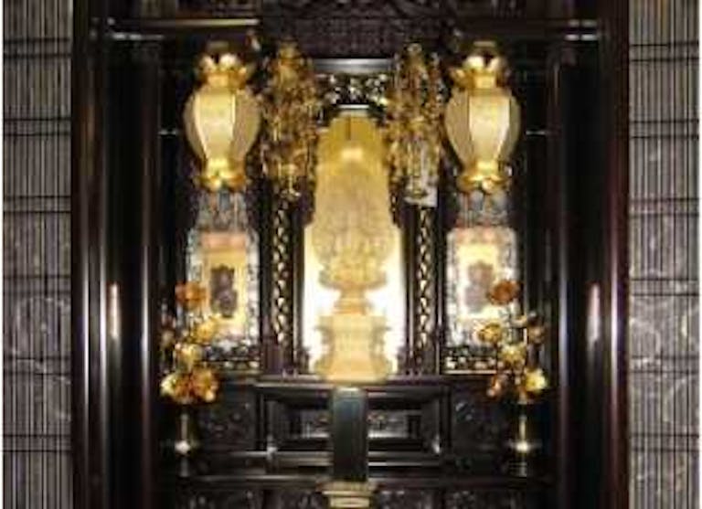 仏具やお仏壇飾りも豊富にご用意
