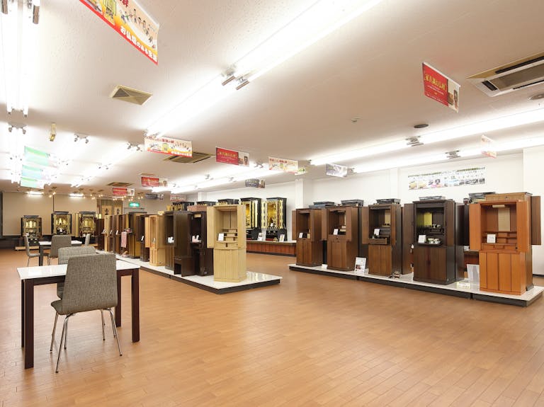 置き場所を選ばないコンパクトなミニ仏壇も豊富な品揃え