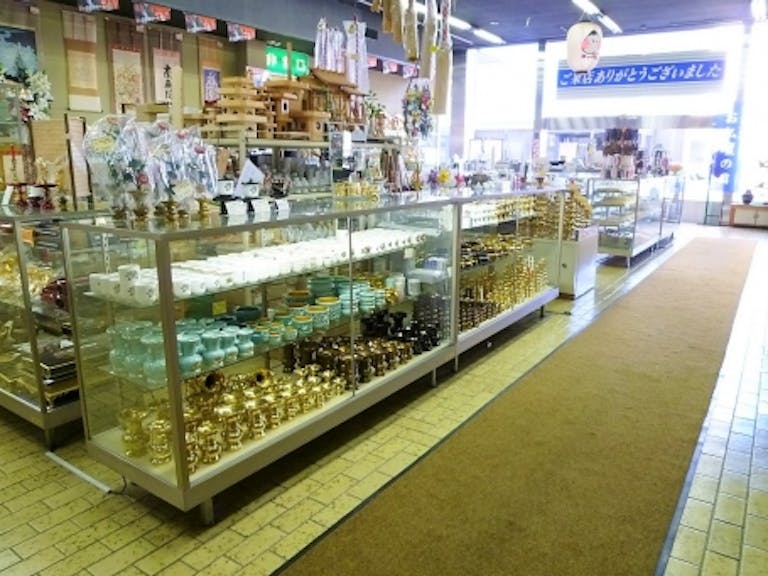 仏具・仏事小物から神具まで専門店ならではの豊富な品揃え