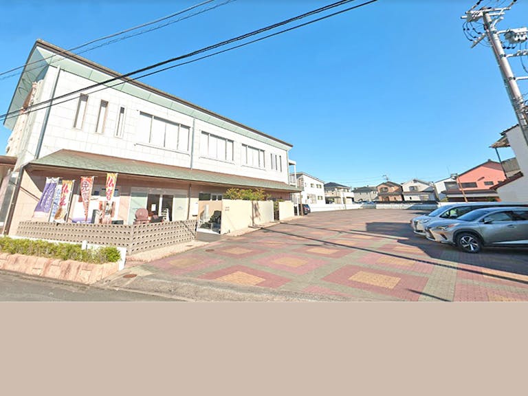 仏壇店側から見た駐車場