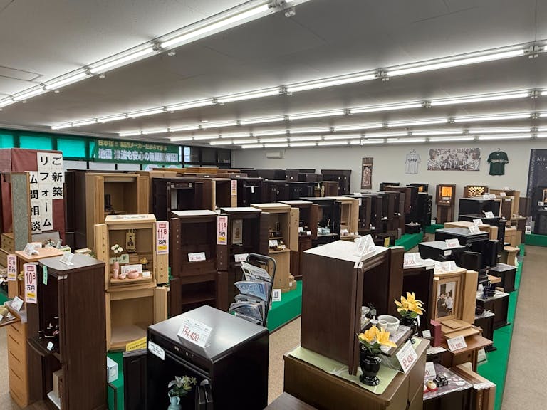 仏壇 常時100本以上展示！