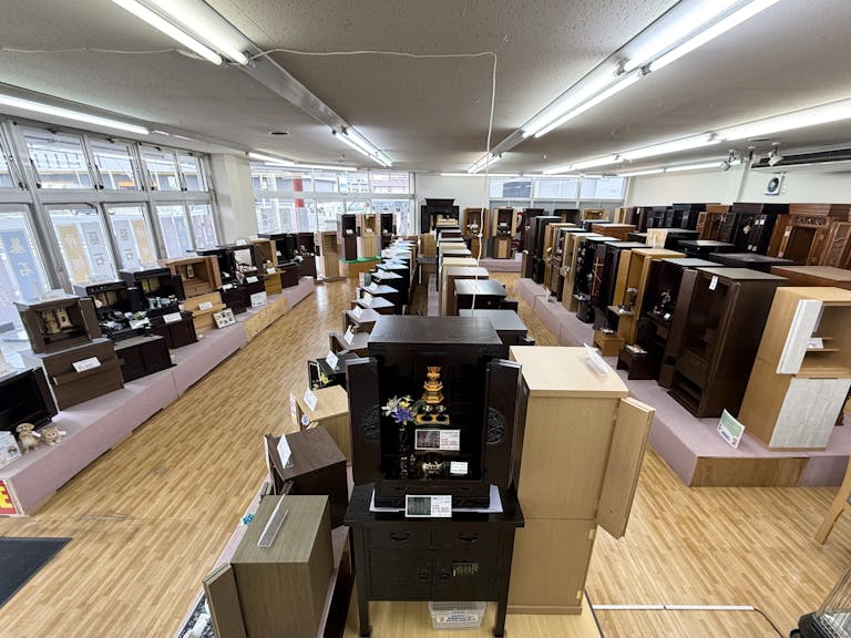 仏壇 常時100本以上展示！