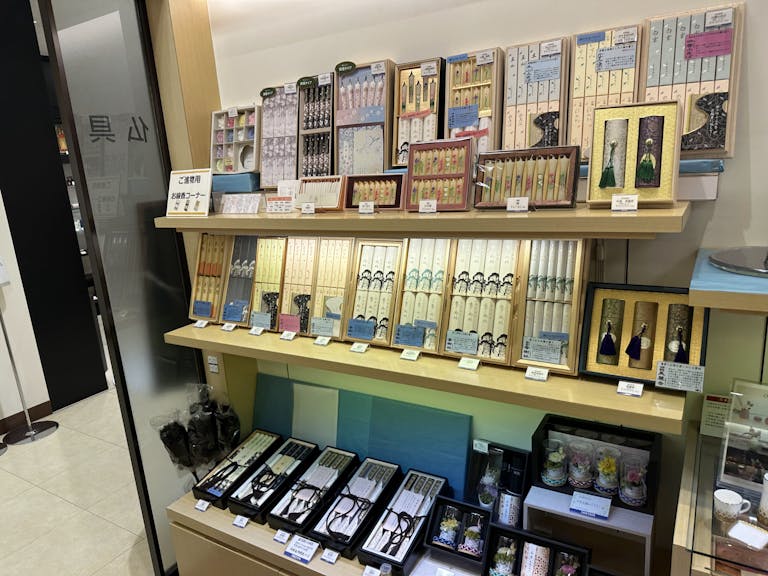 進物用線香、多数ございます。