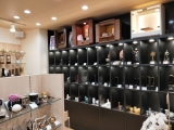 お仏像や掛軸はもちろん！他店では見掛けないような面白い仏事用品も沢山並んでいます