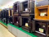 伝統的な上置き仏壇も多数展示