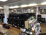 コンパクトな上置仏壇も多数展示