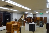 職人の技が光る美しいお仏壇をゆっくりとご覧いただける店内です